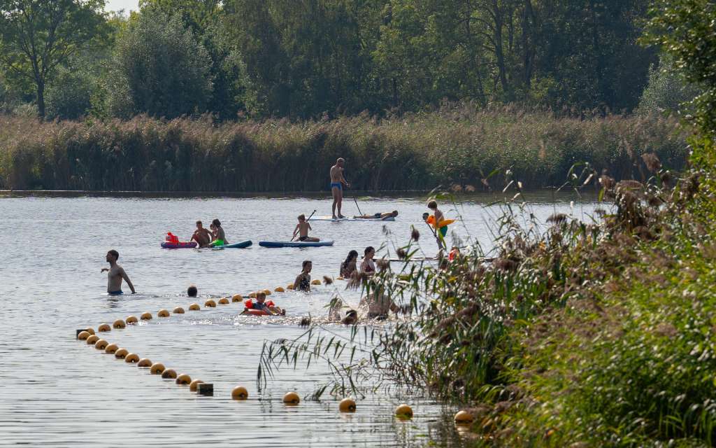 15. Recreanten bij recreatiegebied De Hog Dijk in recreatieschap Groengebied Amstelland